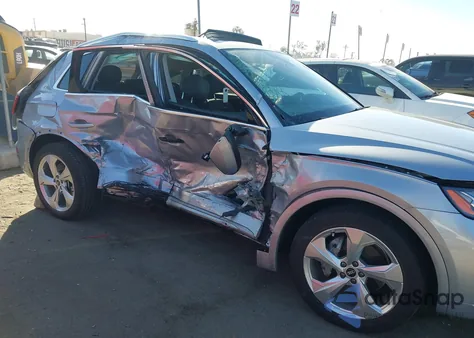 2021 Audi Q5 Premium Plus 45 Tfsi Quattro S Tronic z USA, uszkodzony, nr VIN WA1BAAFY8M2130217